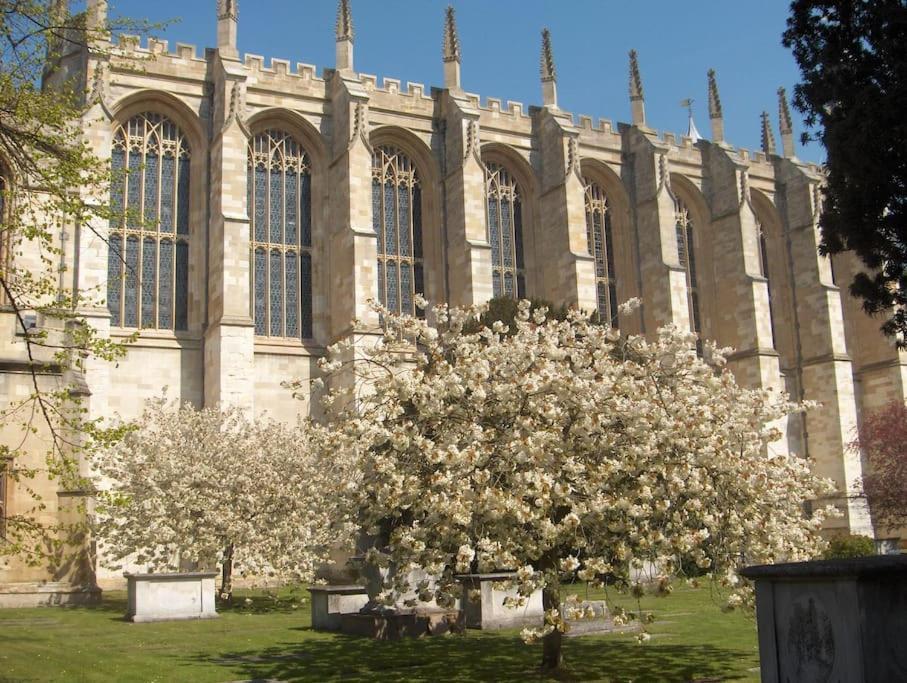 Beautiful Windsor 2 Bed, Perfect Location, 5 Mins Walk To Centre, Free Parking, Legoland, Ascot Apartman Kültér fotó