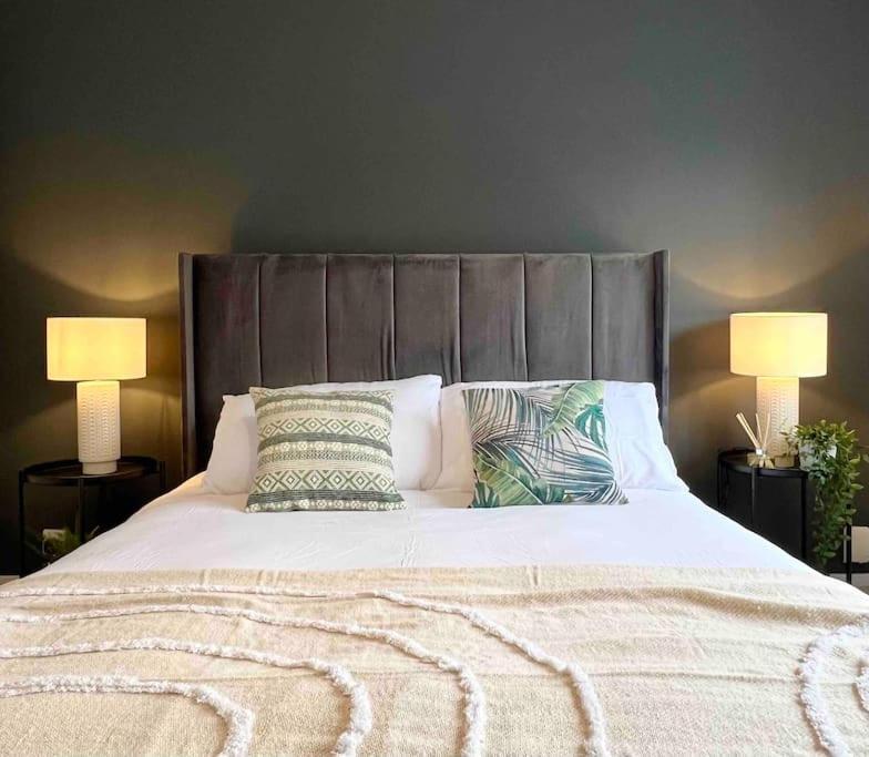 Beautiful Windsor 2 Bed, Perfect Location, 5 Mins Walk To Centre, Free Parking, Legoland, Ascot Apartman Kültér fotó